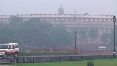 Delhi blanketed in thick smog