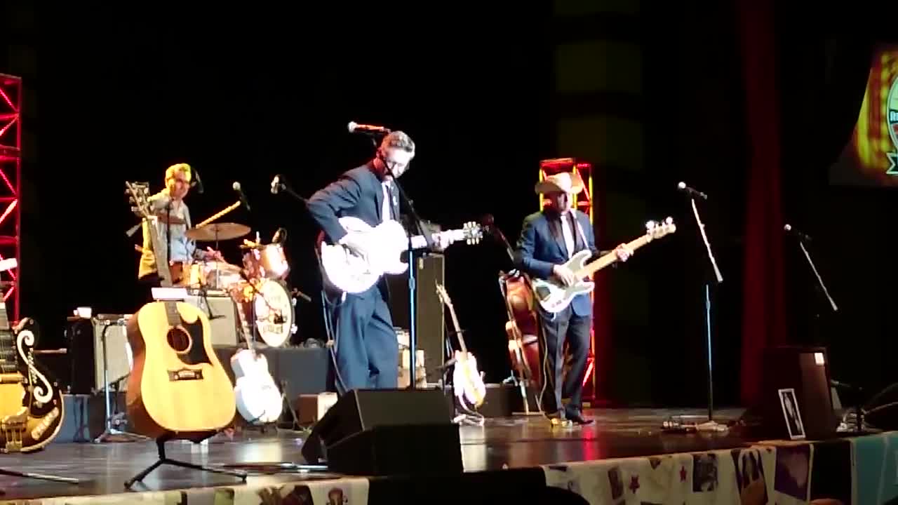 Joel Paterson at Deke Guitar Geek Viva Las Vegas 2016