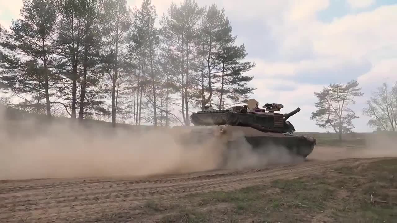 Armor Regiment Soldiers Conduct Field Training Exercise_1