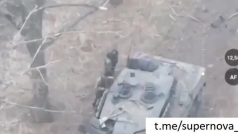 Ukrainian Crew Abandoned a Leopard 2A4 Tank in Pobeda