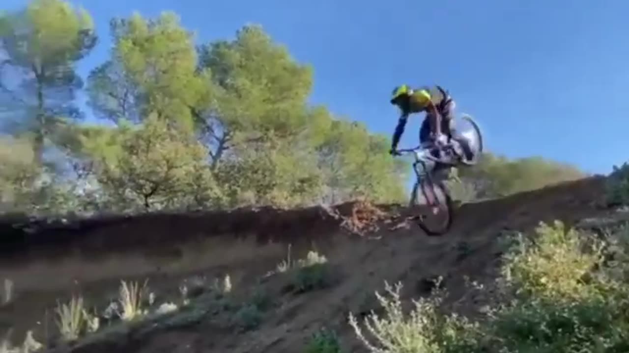 You must watchThe end 😂😂😂 #funny #fails #shorts #viral #