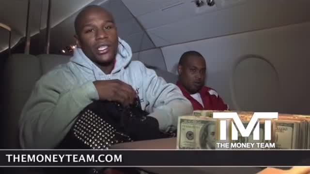 Floyd Mayweather*Gets $ 1 Million Cash Out Live