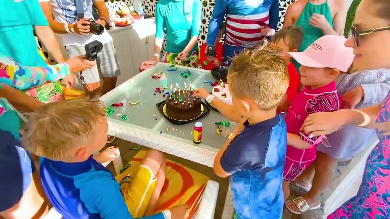 Vlad e Niki - Festa di compleanno di Roma al parco acquatico