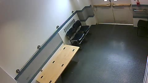 1657HQOB02PrisonerProcessingLobby_2021-01-06_13h00min00s613ms.mp4