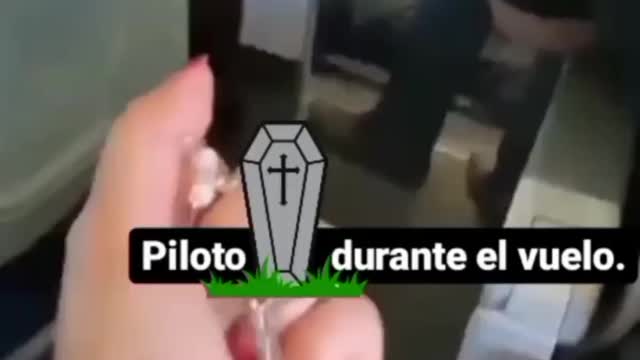 PILOTO ESPAÑOL MUERE DURANTE VUELO POR INYECCIÓN COVID.