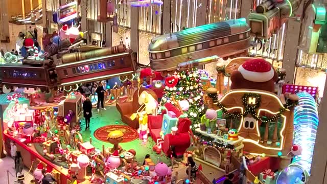 Christmas mall experience