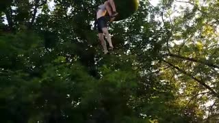 Waterpark Visitors Save a Young Girl Falling from the Skyride