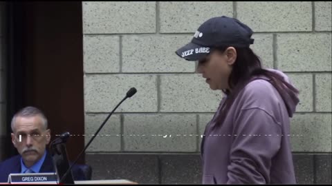 Former Detective/Mom CALLS out teacher for telling her 8 year old son that it's okay to keep secrets