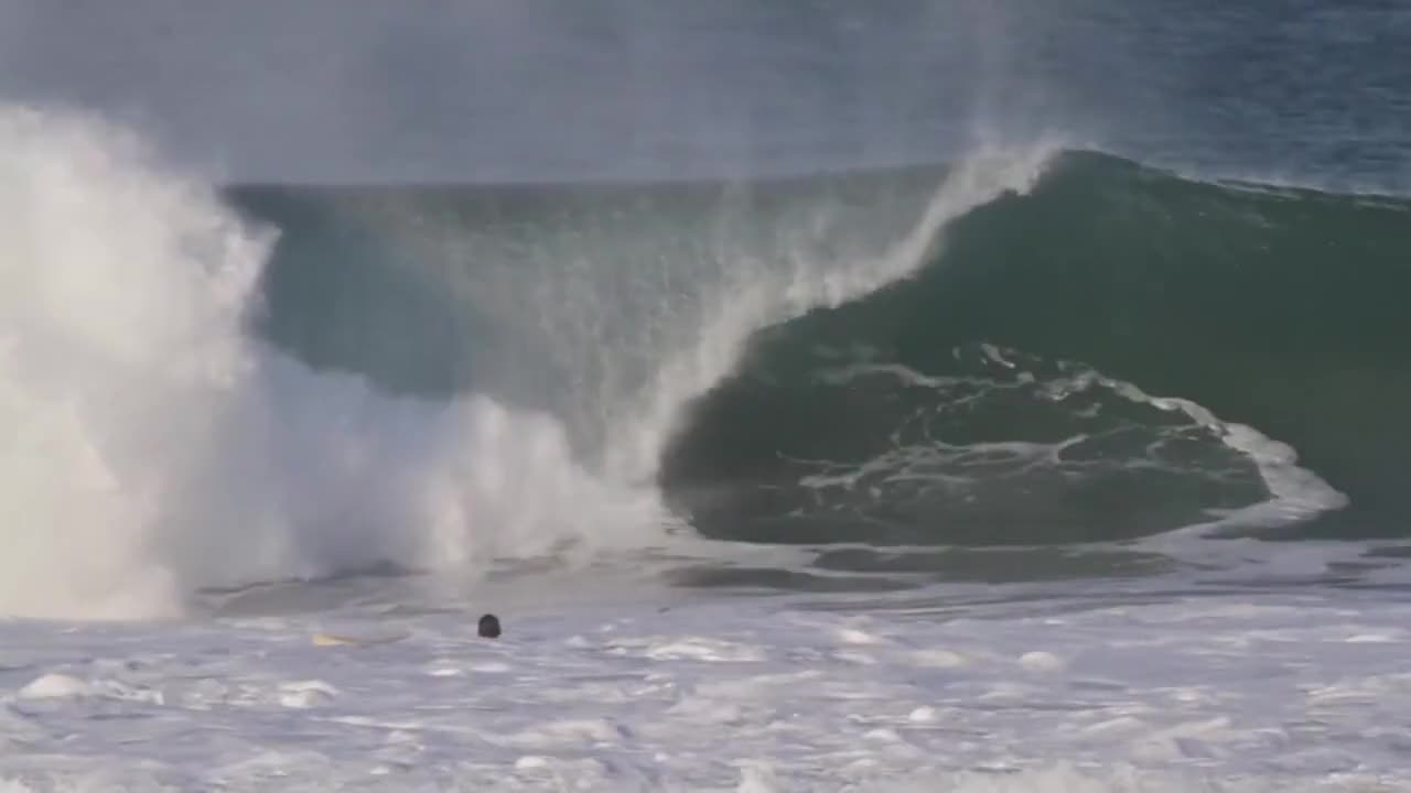 person surfing the wave 2