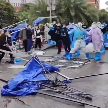 Riots in Haizhu District, Guangzhou, China over harsh Covid lockdowns