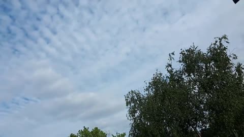 Himmel in Berlin am 18.05.2023 um 17:30 Uhr