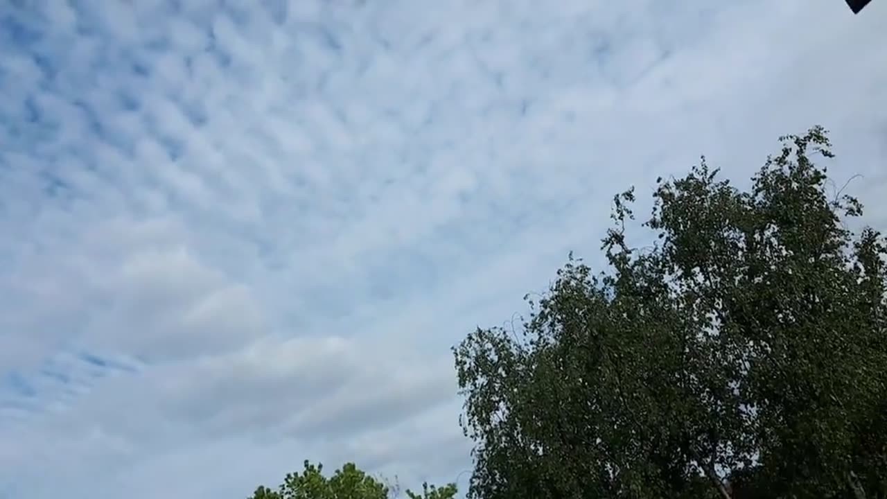 Himmel in Berlin am 18.05.2023 um 17:30 Uhr