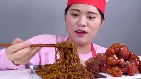 Mì cháy Mì đen cay Mukbang DONA