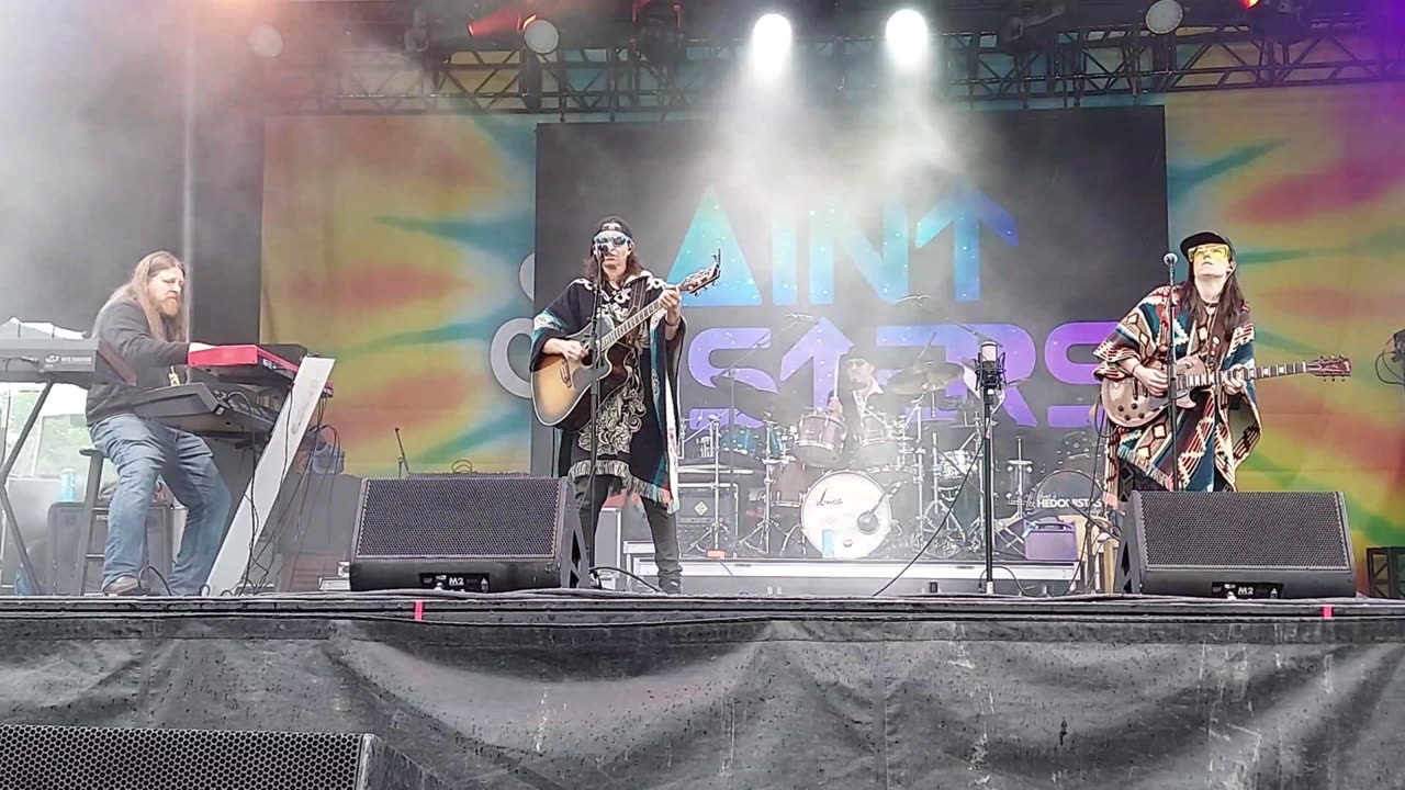 The Ain't Sisters - LIVE @ 420Fest (Horses)