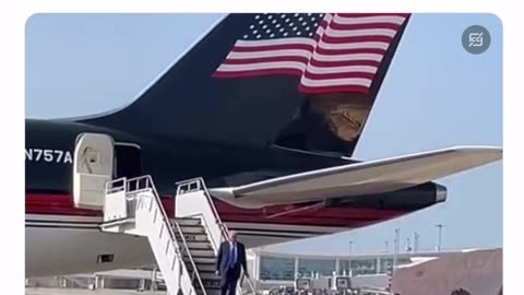 President Trump Arriving At MSY Airport in New Orleans LA For Fundraising Event