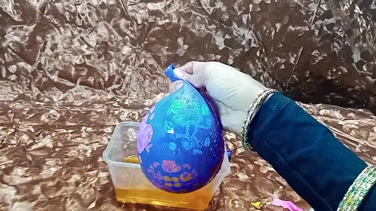 Making Colorful Water With Funny Balloons Stysfing Water video