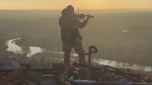 Violin Soldiers