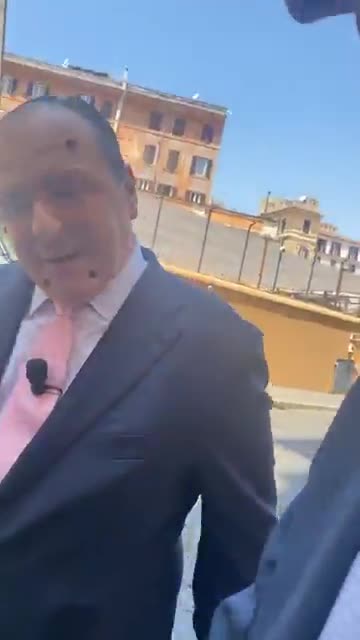 🔴 Bagnai ed il...vespone!