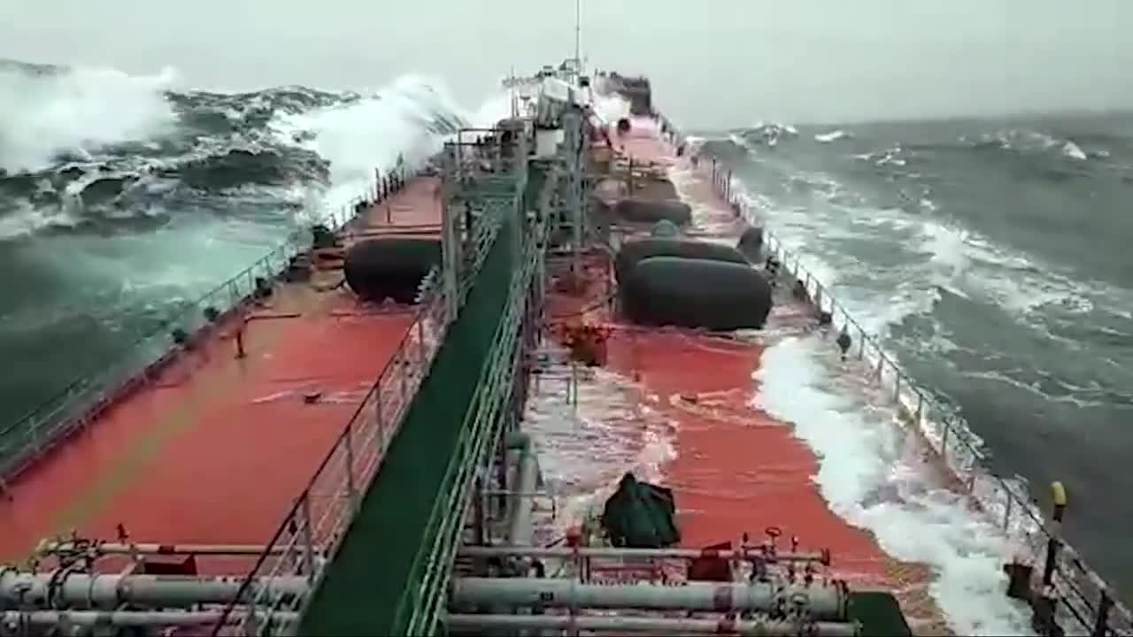 A giant sea wave taking on a ship bridge | What happen to the Cameramen?