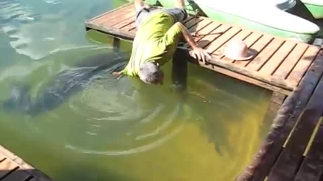 Unbelievable Cast Net Fishing Big Catch