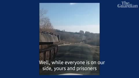 Ukrainian citizen confronts Russian soldiers after tank runs out of fuel