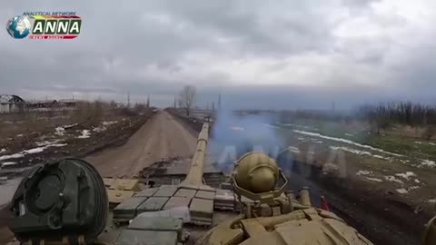 Russian tanks suppress Ukrainian positions