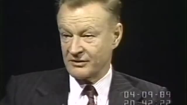 A Queda do Comunismo e como a Rússia Desafiará o Ocidente (1989)