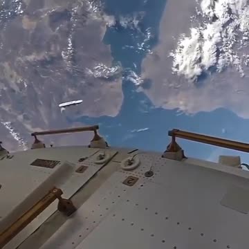 How do you like the view from space? Beauty 😱