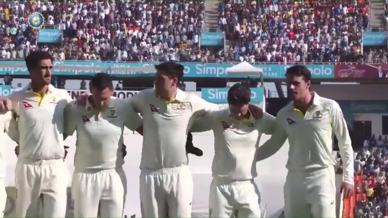 pm modi national anthem with team india