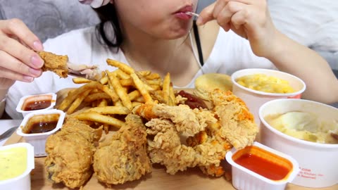 Twilight asmr fried chicken mukbang