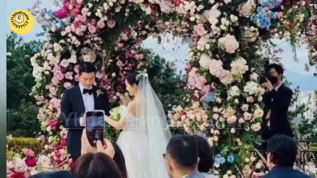 Hyun BinSon Ye Jin 🌹life partner 2022🌹 its amazing lovestory 🌹 and best couple award.... 🌹