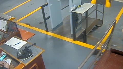 3205LHOBBACStLoadingDock_2021-01-06_10h19min50s550ms.mp4