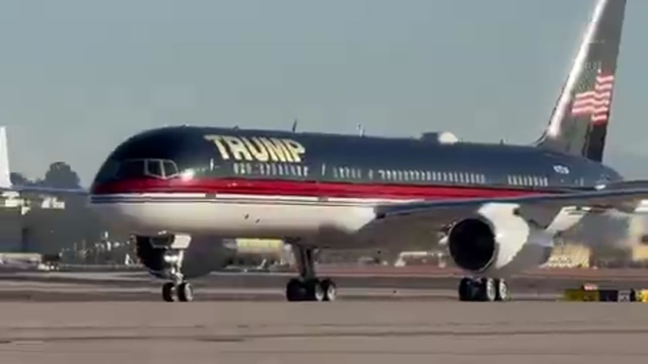 🚨 Trump has landed in Phoenix for #AMFEST2024