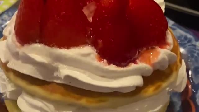 日本』イチゴのパンケーキ🥞✨🇯🇵✨