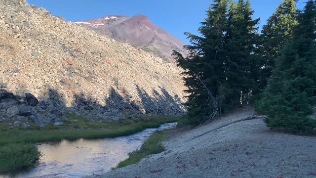 Central Oregon - Three Sisters Wilderness - Multifaceted Alpine Landscape