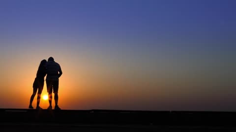 😍😍 A Romantic Sunset Couple Enjoying Love Background 😍😍