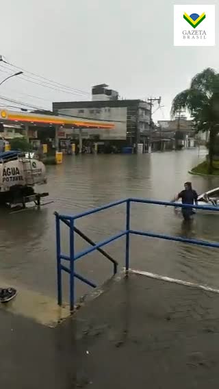 Rio de Janeiro em estágio de mobilização devido às chuvas e alagamentos
