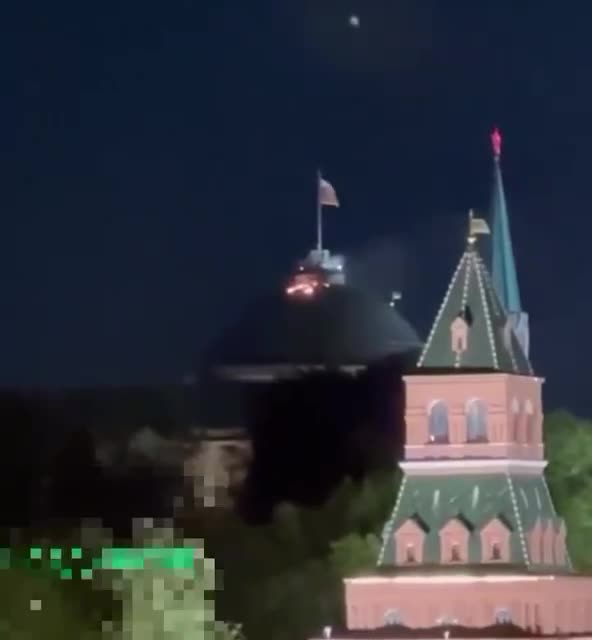 New footage of the Ukrainian drone attack on the Kremlin has appeared.