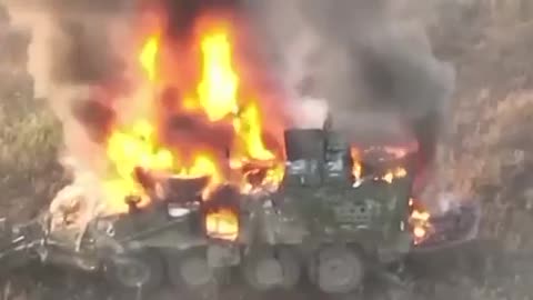 🔥An American Stryker APC in flames near Rabotino. What a sight!