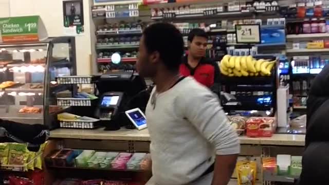 Fight at 7 Eleven NYC