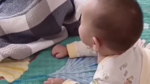 Try not to laugh 😀😀😀funny baby video