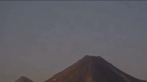 Cameras recorded a UFO near the volcano Teide on the island of Tenerife