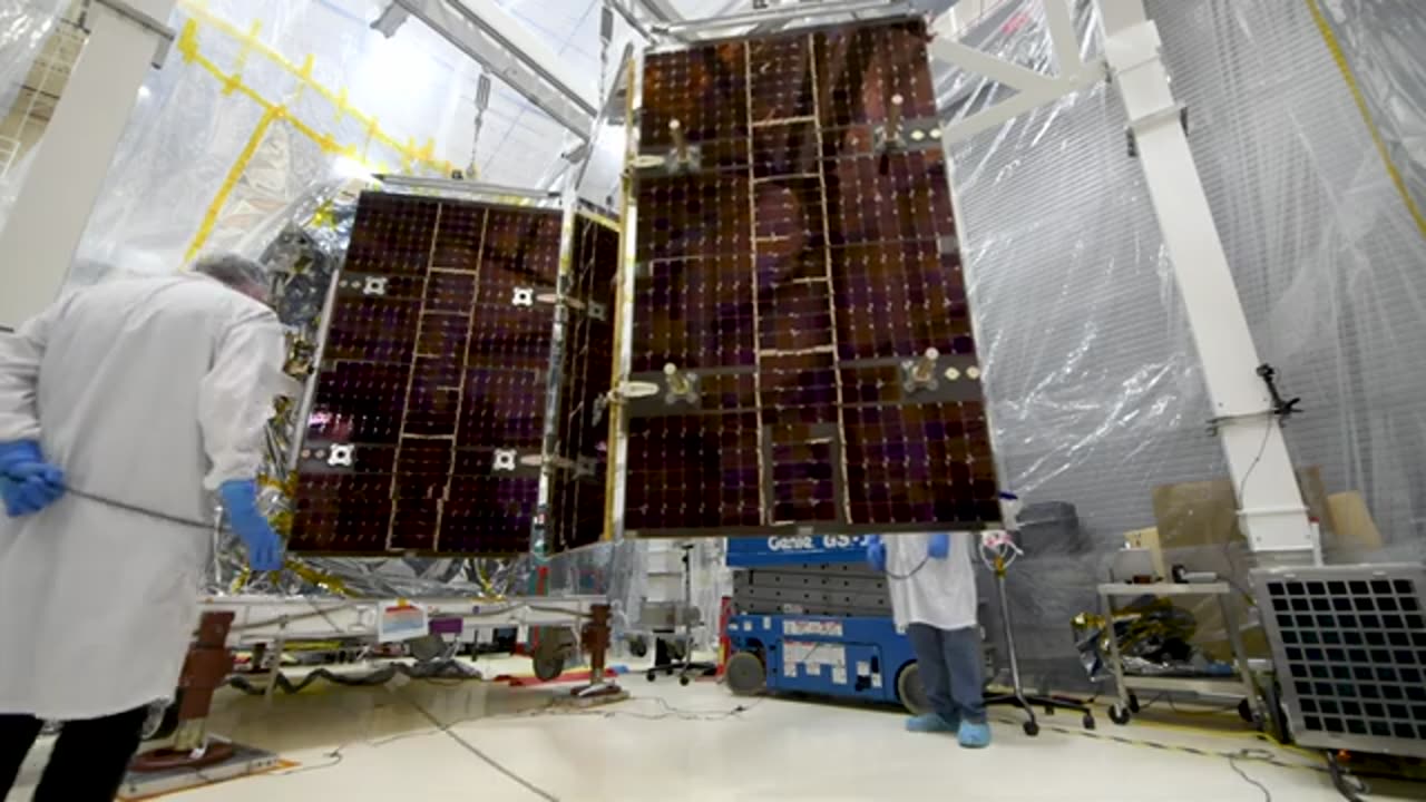 Pace satellite Deployssolar Array