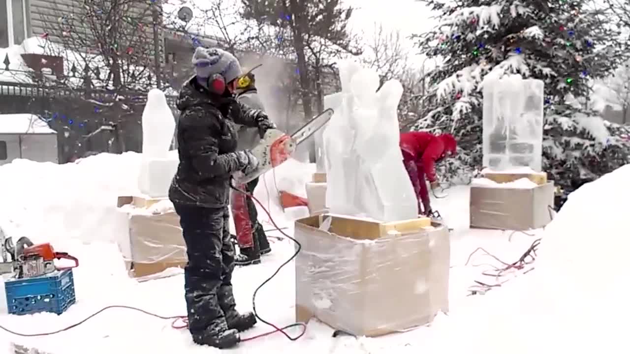 Chainsaw Ice Sculpting