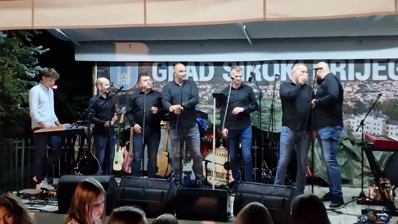 Klapa Grga: Oči boje lavande