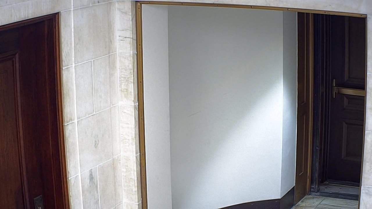 1049RSOBMZCourtyardSouthEExit_2021-01-06_06h08min11s063ms.mp4