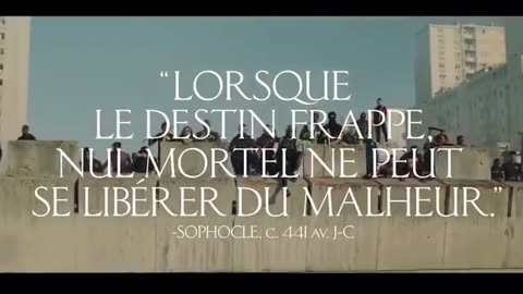 Upoutávku na film Athena - o budoucí občanské válce ve Francii