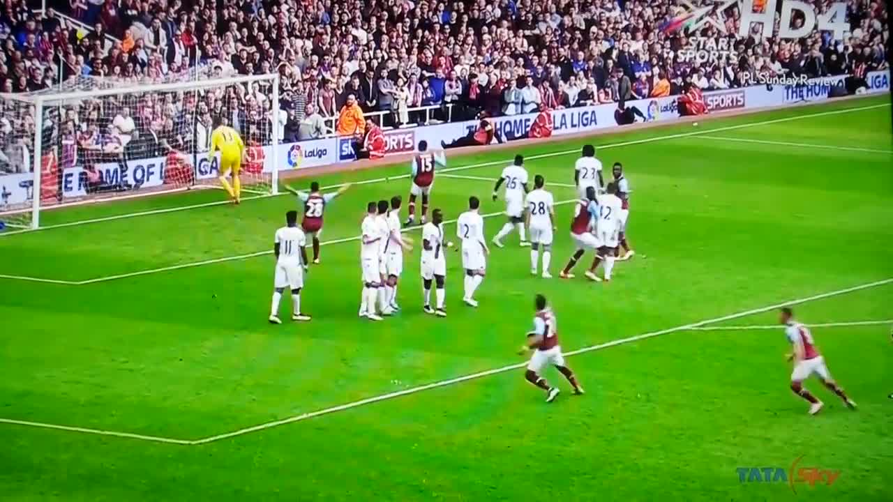 Dimitri Payet freekick vs Crystal Palace 2016