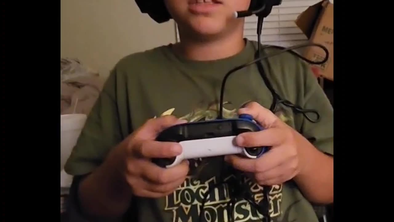 3 THINGS YOU SHOULD NEVER DO IN THE HOOD