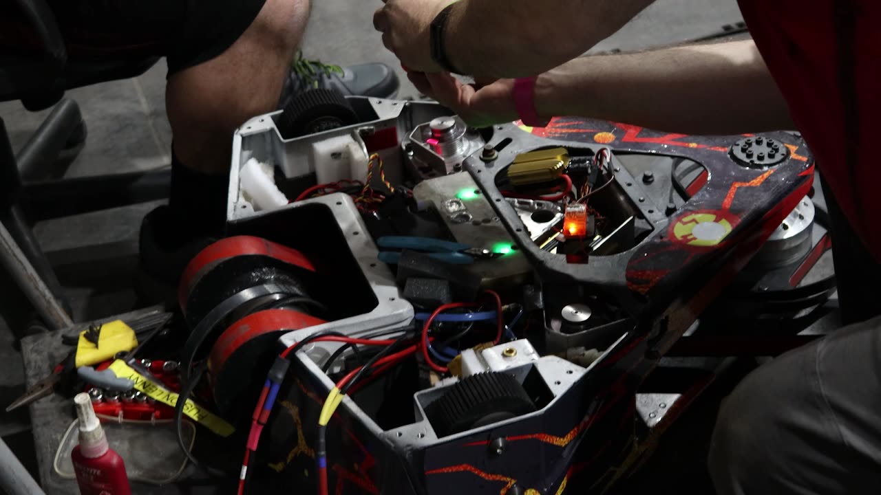 Hype Video Fusion V Witch Doctor #BattleBots #Discovery